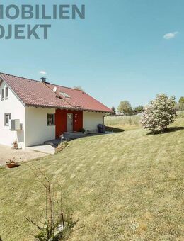 Einfamilienhaus in Ortsrandlage mit großem Carport, Wärmepumpe und Solarthermie - Simmelsdorf