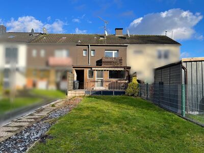 FAMILIENFREUNDLICHES REIHENMITTELHAUS MIT CHARME UND POTENZIAL IN KÖNIG-LUDWIG !!!