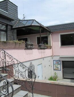 Winkelbungalow mit Schwimmbad! - Stuttgart