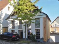 Modern saniertes Einfamilienhaus in sehr ruhiger Lage: Wohnen und Arbeiten zentral in Büren - Büren
