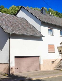 Handwerker-Haus mit großem Grundstück (1187 qm!) im LK Coburg Lautertal! Doppelgarage + Nebengebäude - Lautertal