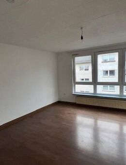 Pirmasens - zentrale Lage - 92 m² Wohnung mit 2 Bädern im MFH - Pirmasens