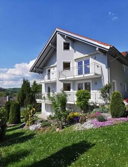 Großes Zweifamilienhaus m. Fußbodenhzg. u. 1.400 m2 herrlich angelegtem Grundstück in Aussichtslage! - Deggendorf