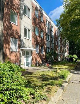 4- Zimmer Wohnung mit Balkon und Keller in Düsseldorf Garath - Frei ab 01. August - Düsseldorf