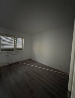 + + + SANIERTE 3 ZKB WOHNUNG PIRMASENS + + - Pirmasens