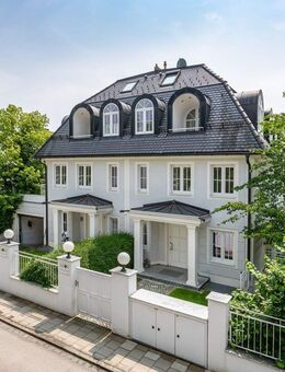 Sonnige, familiengerechte Doppelhaushälfte mit Aufzug und Südgarten - München