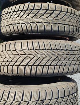 Winterreifen Komplettsatz mit Radabdeckungen für Twingo 3 und Smart - Wilnsdorf