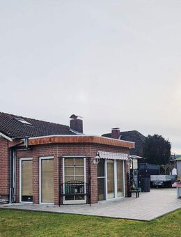 Charmanter Bungalow mit Wintergarten und traumhaftem Grundstück !! - Bad Bodenteich