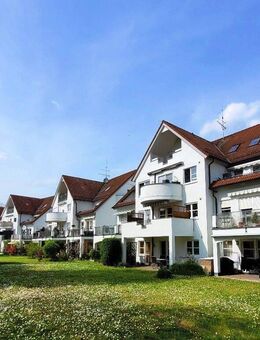 Gemütliches Zwei-Zimmer-Apartment im Dachgeschoss! Mit Einbauküche und TG-Platz! - Waiblingen