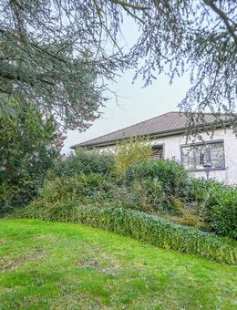 Exklusives Einfamilienhaus mit Einliegerwohnung und großem Grundstück in Top-Lage - Übach-Palenberg