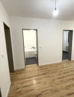 **Moderne, helle & frisch renovierte 2,5-Zimmer-Wohnung in Oberbarmen - mit Balkon & Aufzug** - Wuppertal