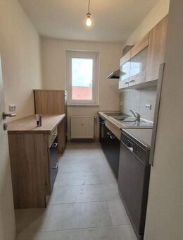 Einbauküche, Balkon - 2 Zimmer-Wohnung - Bad Dürrenberg