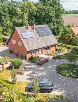 Modernisiertes, gepflegtes Wohnhaus mit Doppelgarage, Nebengebäude, PV-Anlage und schönem Garten - Eggermühlen