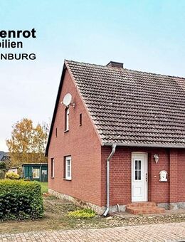 ATTRAKTIVES REIHENECKHAUS MIT AUSBAURESERVE + STALL + GARAGE + GRUNDSTÜCK - Schönbeck