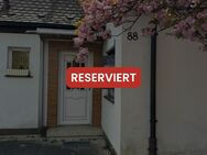 Charmant und preiswert: Sanierungsbedürftige Doppelhaushälfte in Buchenbühl - Nürnberg