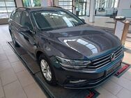 VW Passat Variant Business 90kw, AHK, DSG, Navi - Schleusingen