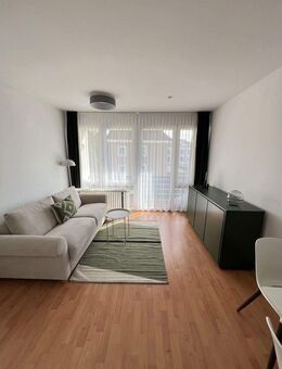 Neu renovierte 1-Zimmer Wohnung voll möbliert, neue EBK und Balkon - Böblingen