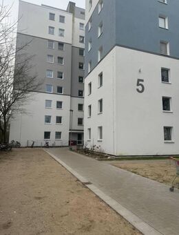 Ihr neues Zuhause in Schwarzenbek! Schicke, frisch renovierte 3-Zimmer-Wohnung mit Balkon! - Schwarzenbek