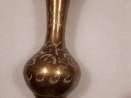 Gut erhaltene Vase aus Messing mit Gebrauchsspuren - Kiel