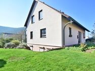 Wohnglück für Familien - charmantes Einfamilienhaus mit PV-Anlage & Pool - Collenberg