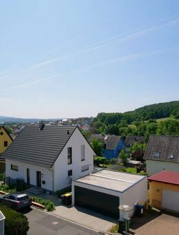 Zweifamilienhaus mit Platz für die ganze Familie in hervorragender Lage von Forchheim/Burk - Forchheim (Bayern)