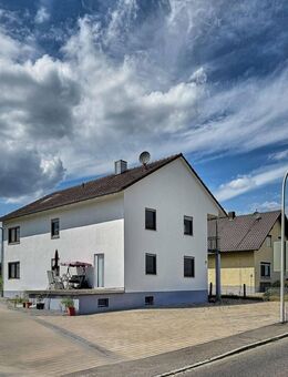 SANIERTES 2-FAMILIEN-HAUS NÄHE STRAUBING - Perkam