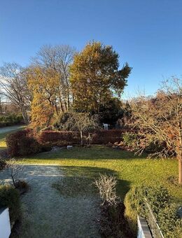 Luxuriöse Villa mit allem Komfort, viel Platz und besonderer Ausstattung in Bargteheide. Schwimmbad mit Sauna, Designerküche, Kino, Tiefgarage, u.v.m. - Bargteheide