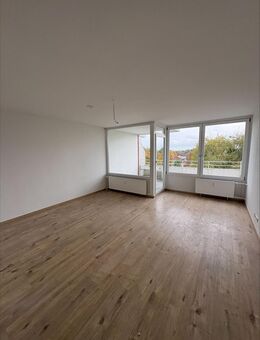 Helle 3-Zimmer Wohnung mit großzügigem Ambiente in Leer - Leer (Ostfriesland)