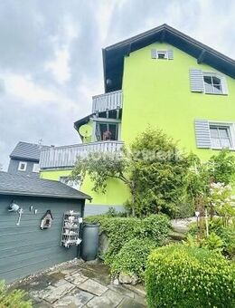 **Ländlich leben mit Geschichte - ehemaliges Schulhaus wird zum Familiendomizil mit Charakter** - Presseck