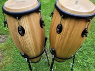 2 Congas mit Ständern - Stelle