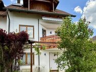 Ruhige Lage - wunderschöner Blick! Sonnige, sehr familienfreundliche Doppelhaushälfte mit Garten! - Bermatingen