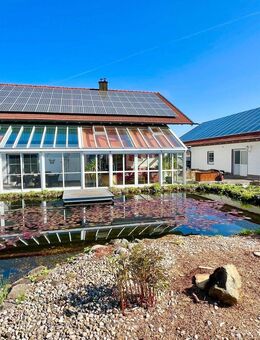 HERRSCHAFTLICHES ANWESEN MIT POOL, GARTENTEICH, WELLNESSBEREICH, 3 GARAGEN, PV-ANLAGE - Neuötting