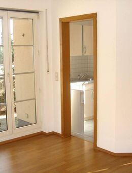 Terrassenwohnung mit Laminat und Einbauküche - Werneuchen