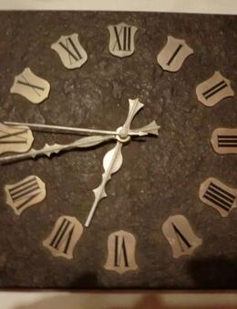 Wanduhr - Freiberg (Neckar)