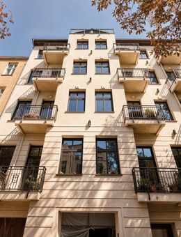 Stilvoll sanierte Altbauwohnung mit zwei Balkonen nahe der Schlossstraße - Berlin