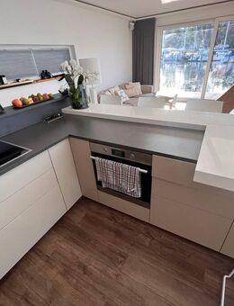 LUXUS Hausboot - 3 Etagen - 100m² Wohnen + 120 m² SONNENTERRASSE - Kamin, Kino, komplett individuell - Potsdam