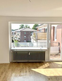 Renovierte 2,5 Zimmer-Wohnung mit Balkon. - Norderstedt