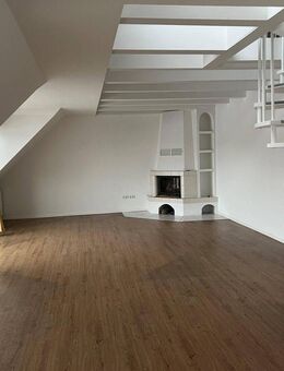 Großzügige Dachgeschoss-Wohnung 130qm in Bahnhofnähe. Innenstadt Buchholz. - Buchholz (Nordheide)