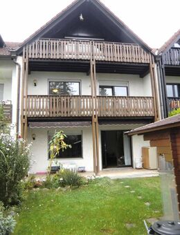 Großzügiges Reihenhaus mit ausgebauten Dachgeschoß, Garten und Garage in Langweid - Langweid (Lech)