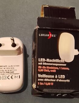 Lunartec Kompaktes LED-Steckdosen-Nachtlicht, Dämmerungssensor, 1 lm, 0,25 Watt - Landau (Pfalz)