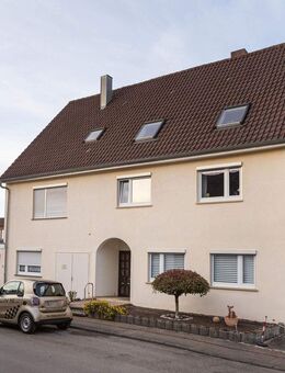 Freistehendes 4-Familienhaus mit schönem Garten und einer Wiese, die einfach grenzenlos wirkt - Hochdorf (Regierungsbezirk Stuttgart)