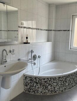 114 qm in MO-Schwafheim | Großzügige und helle Wohnung mit Balkon und Garage - Moers