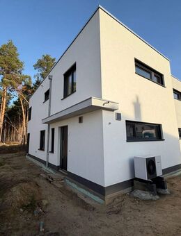 Sofort einziehen - neu erstellte Doppelhaushälfte mit gehobener Ausstattung in Wünsdorf - Zossen