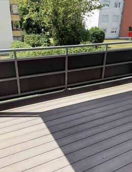 Helle und freundliche 3 Zimmer-Wohnung mit Balkon und Aufzug sucht neuen Mieter - Geislingen (Steige)