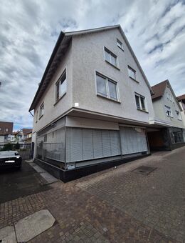 *Wohn- und Geschäftshaus + extra kleines Häuschen auf großem Grundstück - Stuttgart