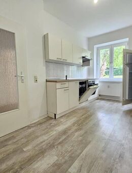 Kleine Traumwohnung mit Einbauküche - Chemnitz