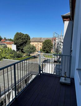 Sofort bezugsfähige 2-Zi Wohnung mit großen Balkon fast im Zentrum - Zwickau