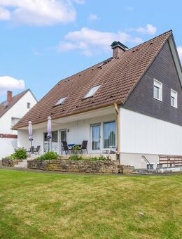 *RESERVIERT* #KOMINOS IMMOBILIEN# **Einfamilienhaus in Ennest: Ebenerdiges Grundstück mit ca. 173 m² Wohnfläche** - Attendorn (Hansestadt)
