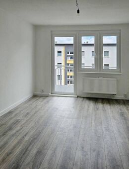 Frisch renovierte 3-Zimmer-Wohnung mit nagelneuem Balkon - Boizenburg (Elbe)