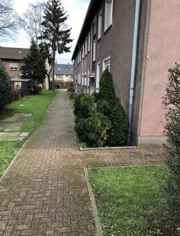 Ruhig gelegen, trotzdem zentral - renovierte Balkonwohnung mit modernem Wannenbad - Duisburg
